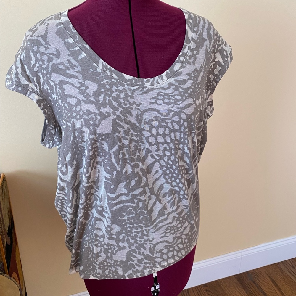 Generation Love Vivi Tig Below Shoulder Sleeve Lepard Amethyst Shirt, Size S